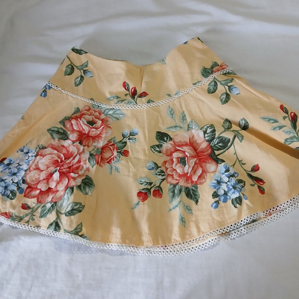Forever 21 Med Floral Yellow A-Line Mini-Skirt Fully Lined Floralcore Feminine